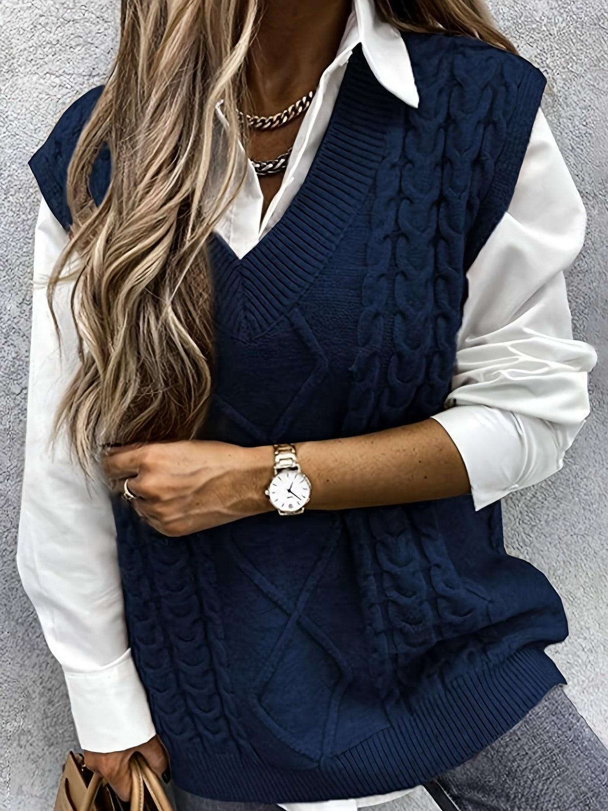 Cozy Cable Knit Sweater Vest for Women with V Neck and Oversized Fit