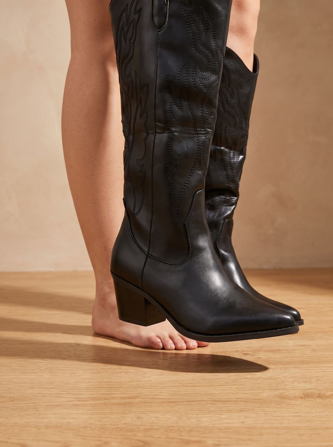 Mia | Women's Wide-Calf Knee-High Embroidered Western Cowboy Boots