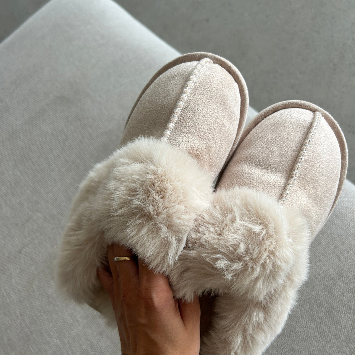 Women's Plush Faux Fur Slippers, Open-Toe Slip-On
