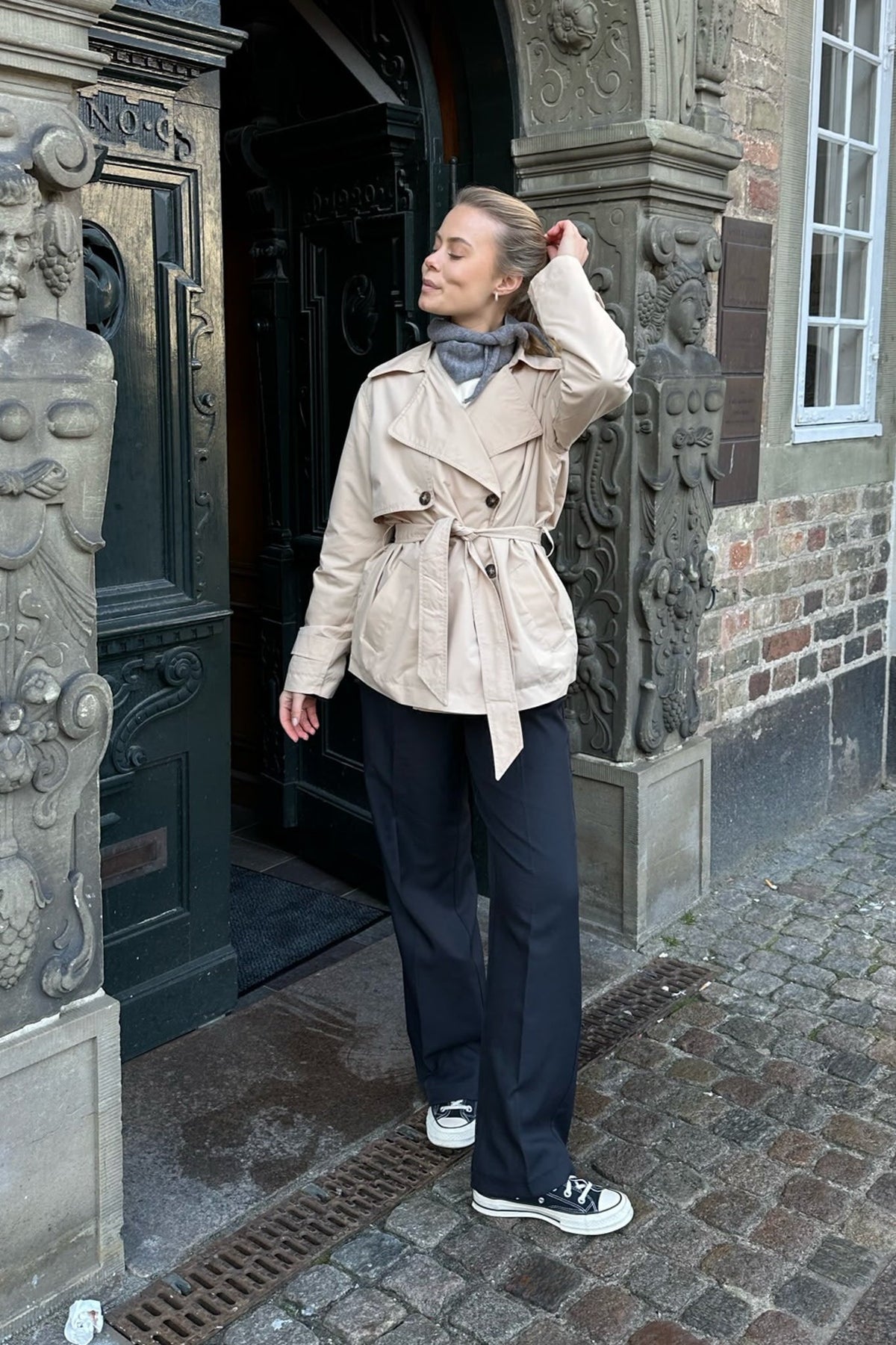 Women's Short Trench Coat with Double-Breasted Notch Lapel