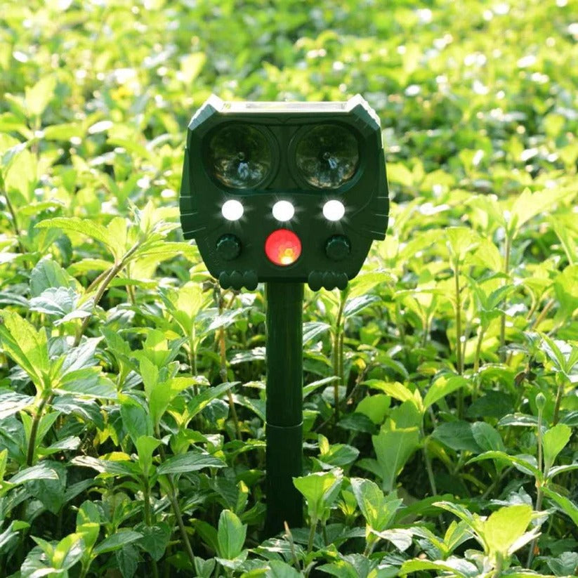 Ultrasonic Animal Repellent Device For Cats, Foxes, Rats, Squirrels, Dogs